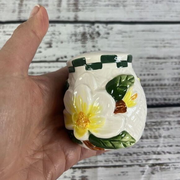 Vintage Youngs Salt & Pepper Shaker Set Magnolia Flower Country Farmhouse Yellow - Picture 7 of 9